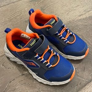 Saucony boys size 11 sneakers never worn new